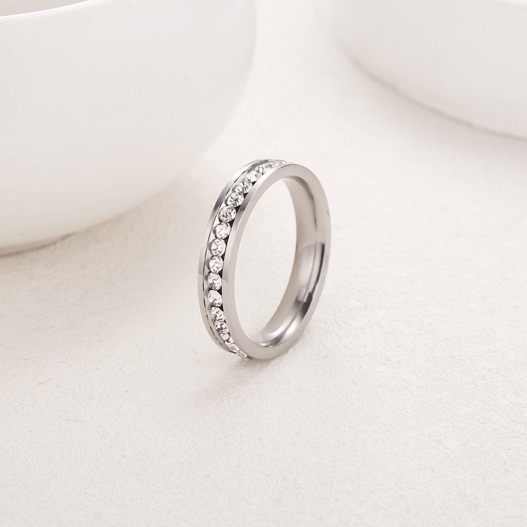 Cincin Berlian Bahan stainless steel Warna silver Untuk Wanita