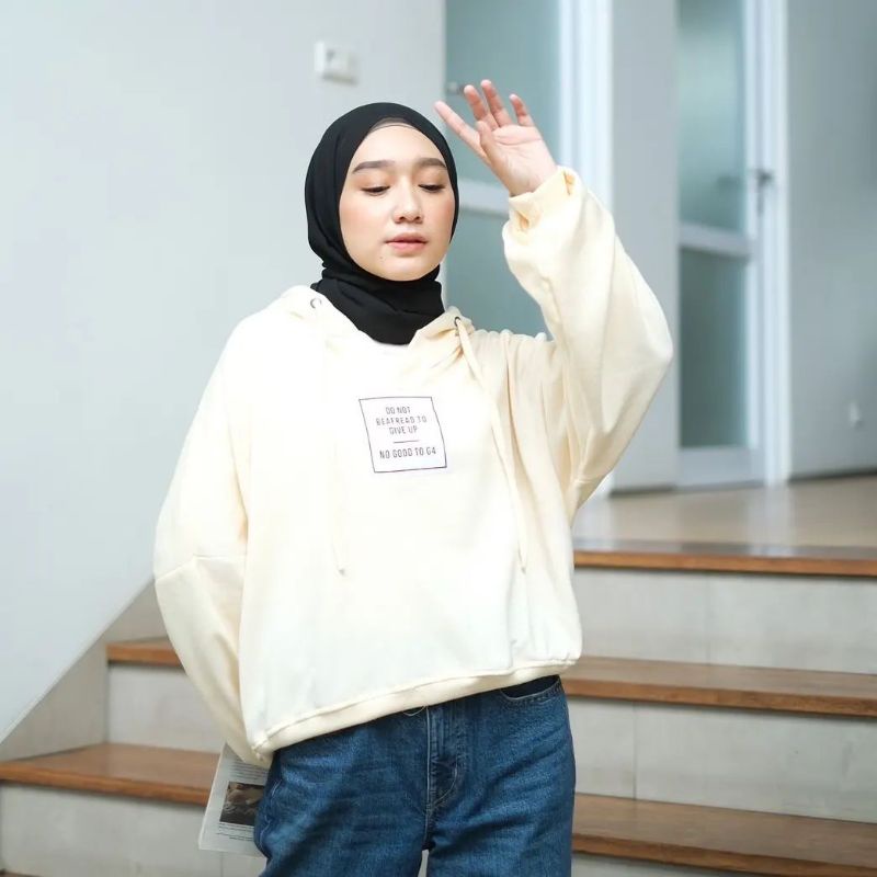 sandy hodie oversize