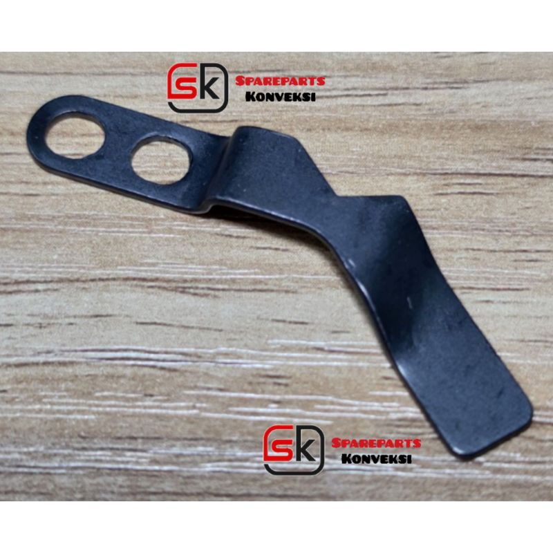 B2405-771-000 PISAU BAWAH MESIN LOBANG KANCING JUKI