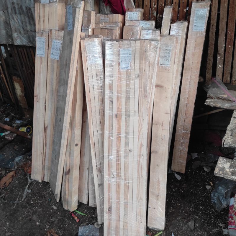 lis kayu 120x3x2  / kayu reng jati belanda / wall panel kayu / sudah di amplas halus