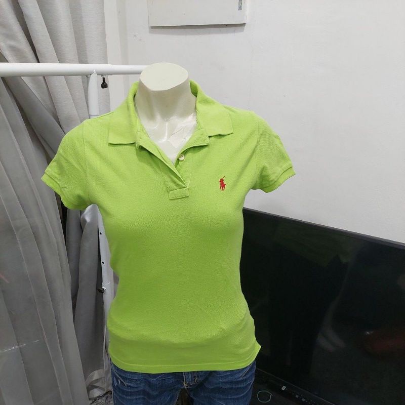 Kaos Polo wanita warna hijau stabilo
