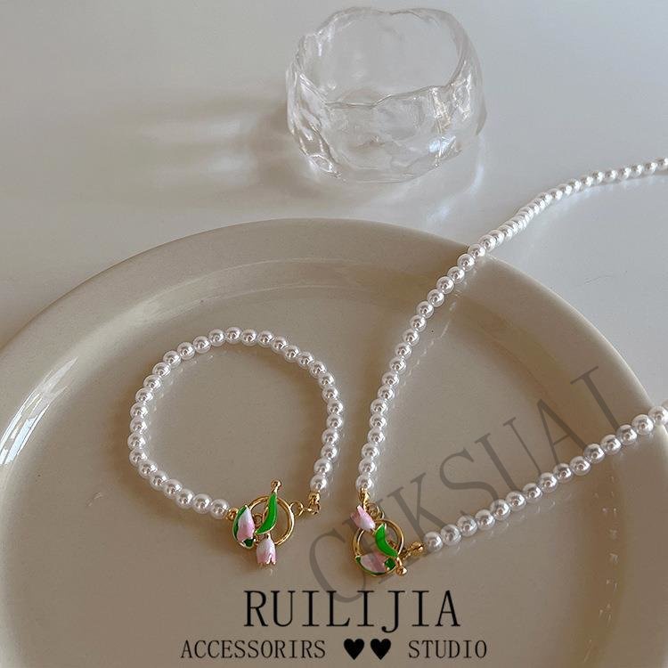 Gelang Tangan Rantai Aksen Bunga Tulipmutiara Imitasi Gaya Vintage Untuk Wanita