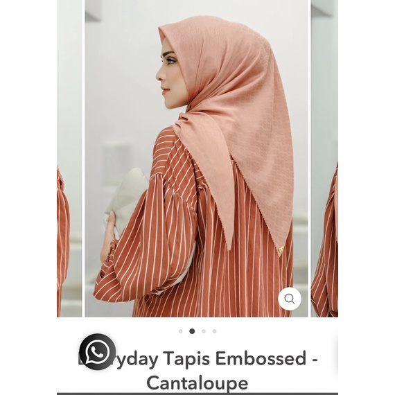 Buttonscarves preloved Tapis Embossed Tapis Preloved