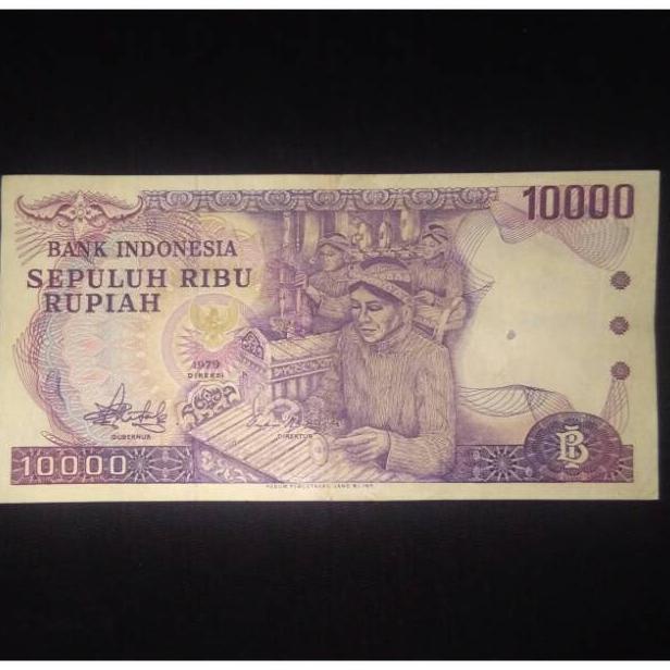 PRODUK- UANG KUNO UANG MAHAR RP 10000 GAMELAN 1979 .
