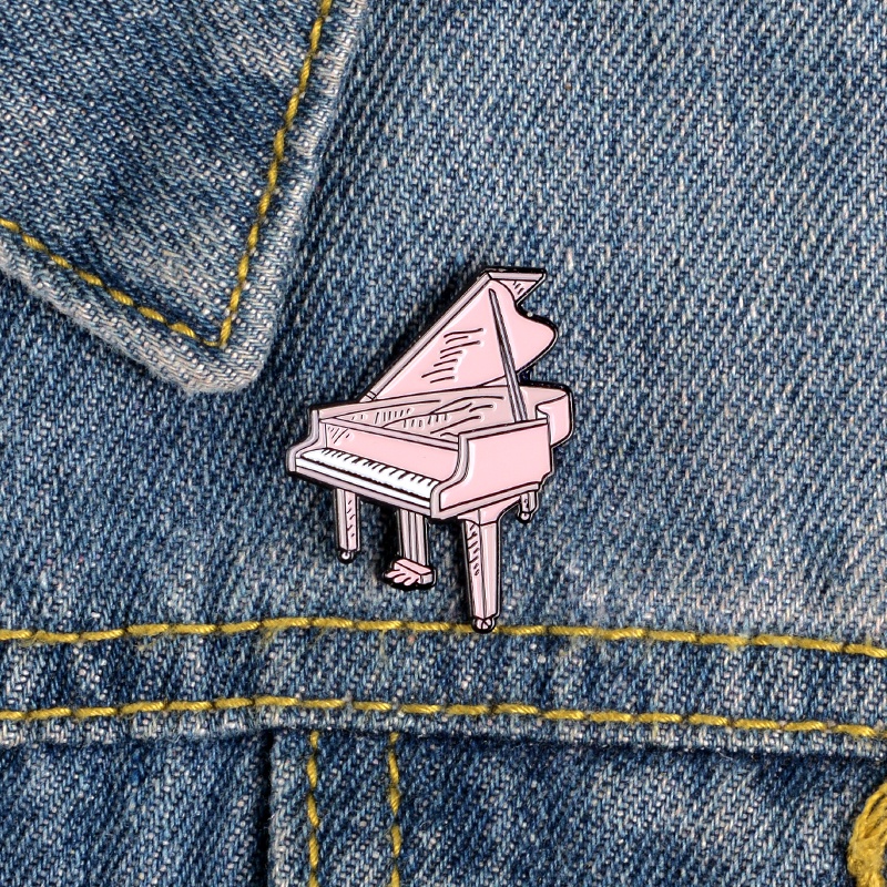 Bros Pin Enamel Bentuk Piano Warna Pink Untuk Hadiah Anak