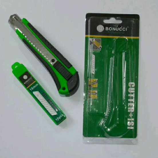 

PISAU CUTTER + ISI 10 PCS BONUCCI ORIGINAL