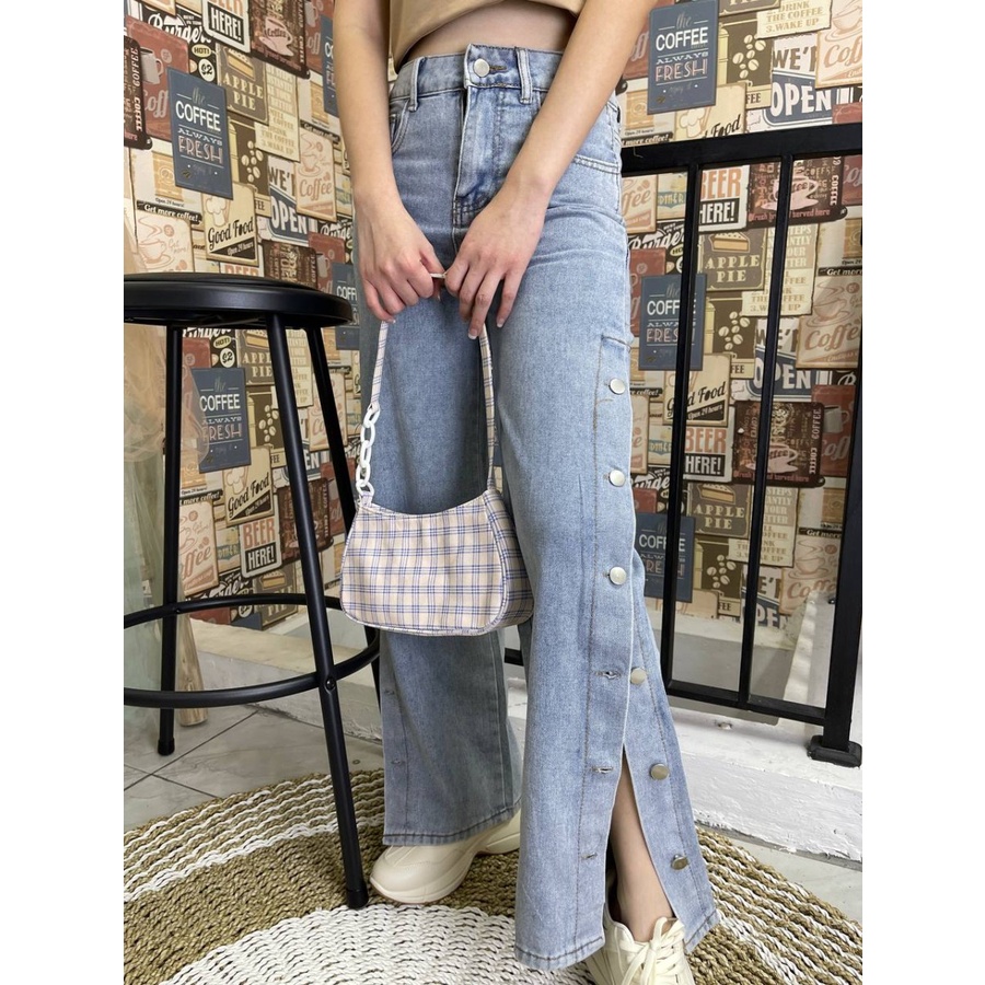 Celana Panjang Wanita Highwaist Straight Jeans Kekinian - X501