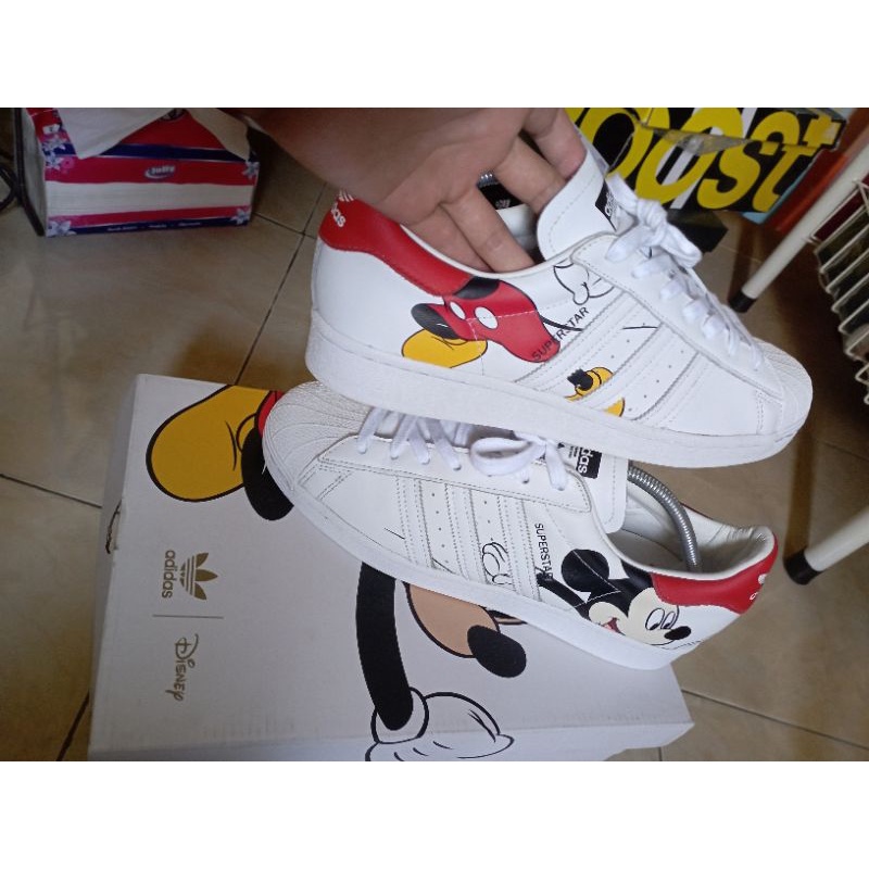 sepatu adidas superstar mickey mouse