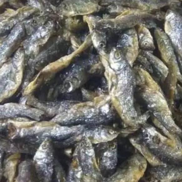 

koder8R2d--Ikan bilis ..asli dari danau singkarat 100%,berat 250 gram