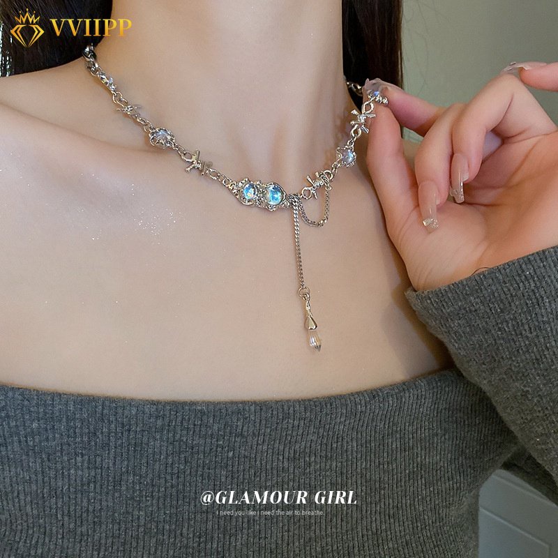 Kalung Choker Rantai Silver Hias Liontin Batu Bulan Kristal Rumbai Untuk Wanita