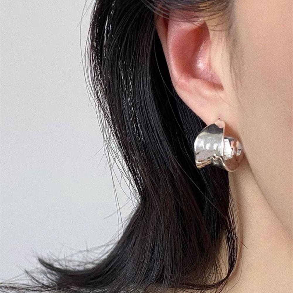 Mxbeauty Anting Berbentuk C Berlebihan Indah Retro Geometri Tepi Lebar Logam Lingkaran Anting Wanita Stud Earrings Korea Style Earrings