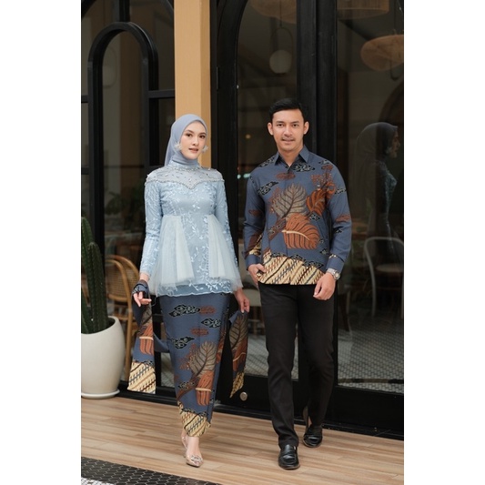 (Akita-Ameera blouse tiffany blue) set couple kebaya wanita &amp; kemeja batik pria. kebaya wisuda kebaya kondangan kebaya lamaran bahan lace premium