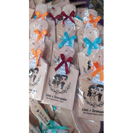 souvenir pernikahan talenan kayu unik murah