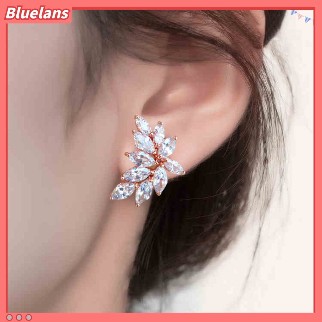 1 Pasang Anting Stud Bentuk Daun Aksen Glitter Anti Alergi Untuk Kencan