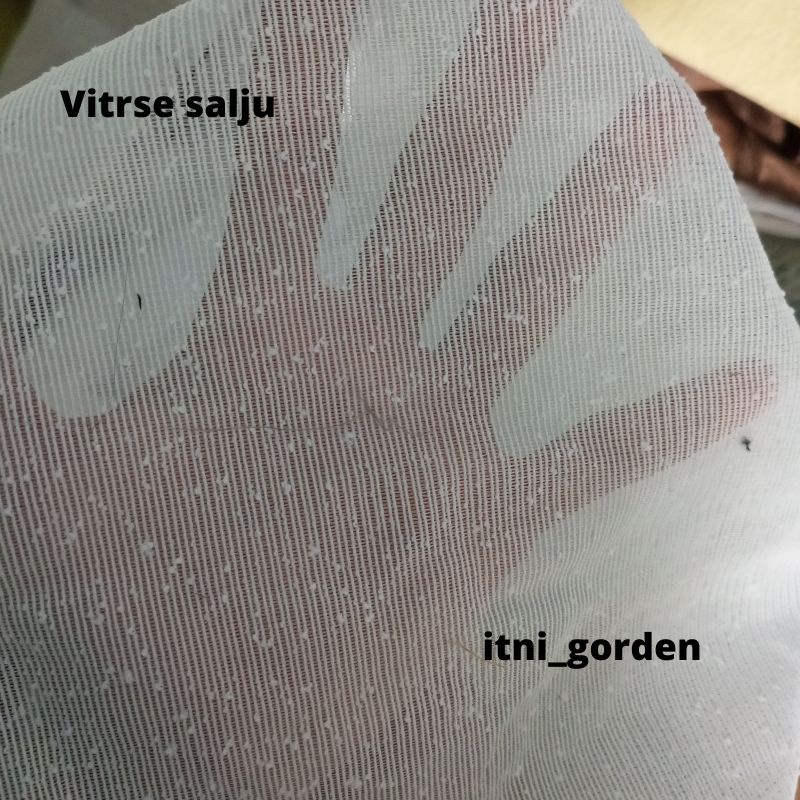 Vitrase polos salju model serut untuk jendela pendek dan etalase roda gerobak