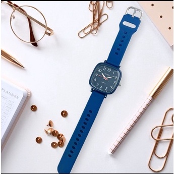 { KWS } Jam Tangan Fashion Wanita Strap Rubber G-222