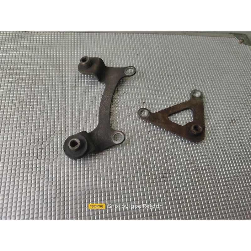 breket undercowl honda cs1