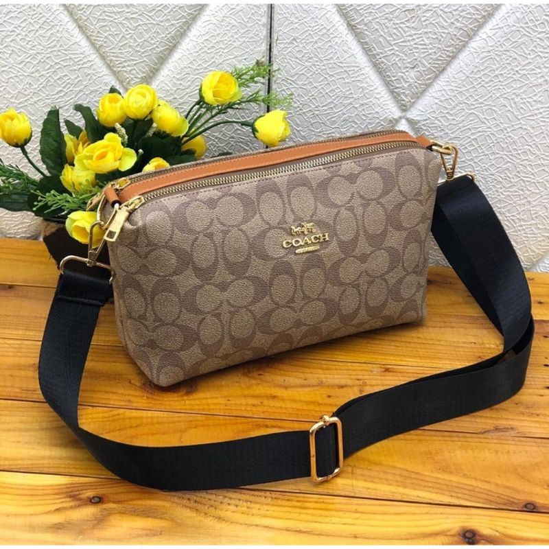 Tas Selempang Wanita Coagh Model Terbaru / Tas Slempang Premium / Tas Fashion Premium