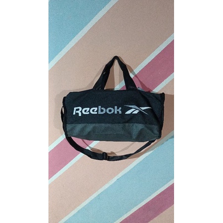 teambag travel bag tas slempang Reebok. Original bnwt