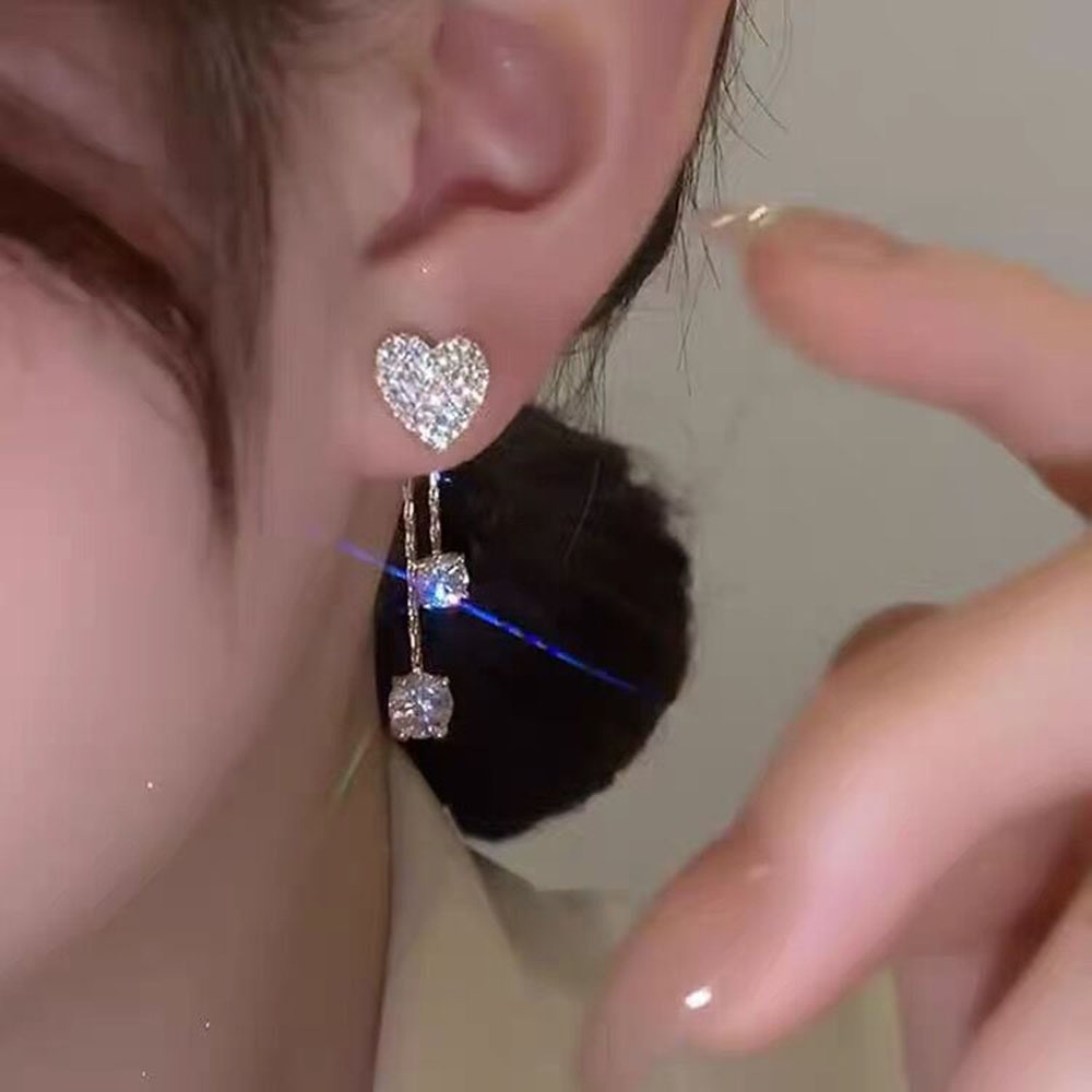 1 Pasang Anting Tusuk Gantung Asimetris Bahan Sterling Silver 925 Desain Hati + Rumbai Gaya Elegan / retro Untuk Wanita