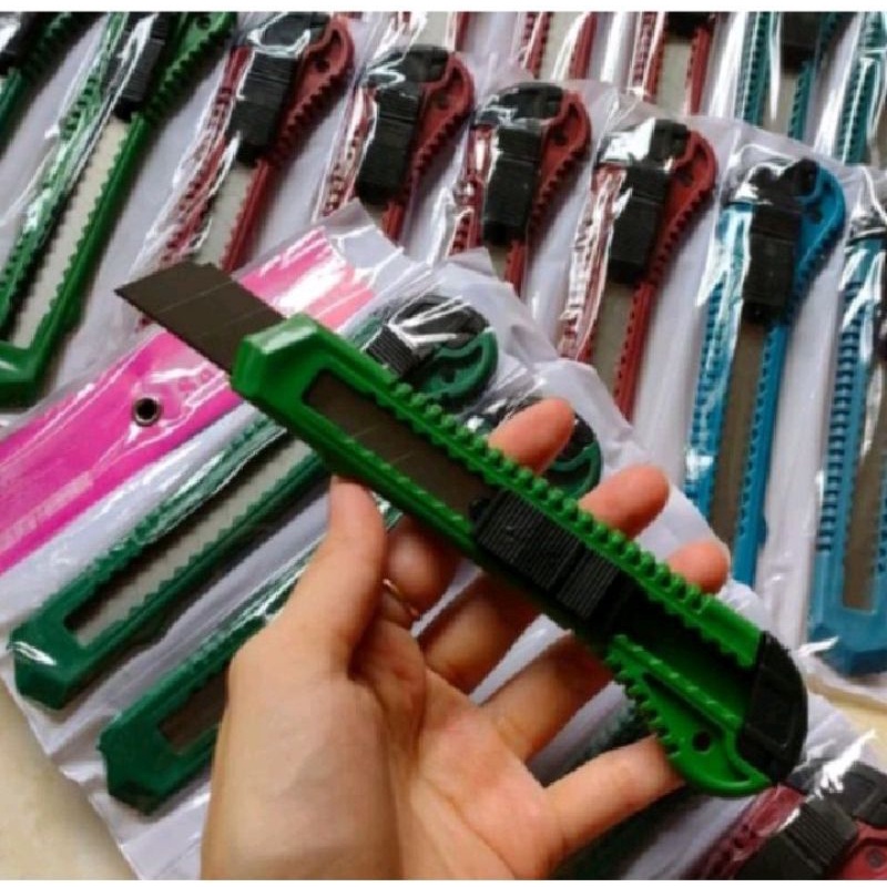 

Pisau Cutter Sailor Man 12 pcs/papan