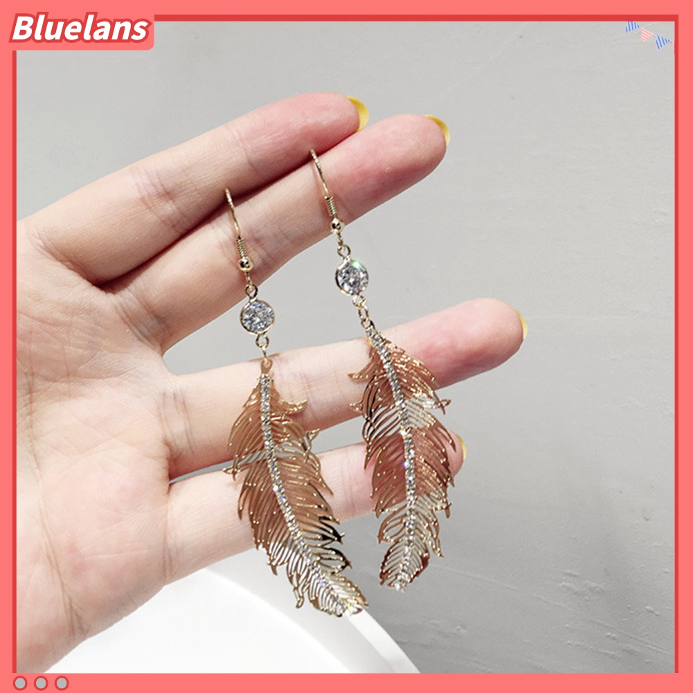 Anting Kait Gantung Panjang Desain Bulu Hollow Hias Berlian Imitasi Bahan Metal Untuk Wanita