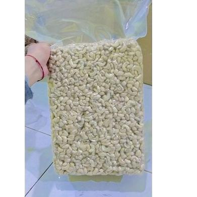 

Barang Baru Kacang mede utuh super 1kg mentah+