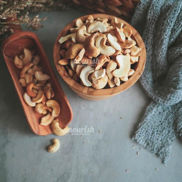 

SALE✅Roasted Cashew Pieces (Kacang Mede Belah 2 Panggang) 250 gr|SQ5