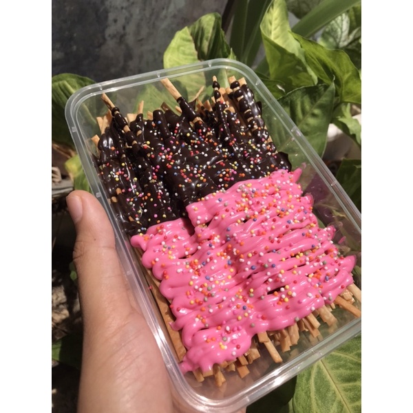 

Mie Lidi Strawberry mix Coklat Premium