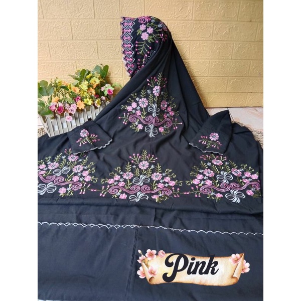 Mukena Dewasa Terusan Katun Mikro Warna Hitam Bordir Kudusan