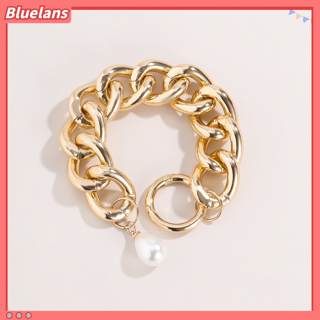 Gelang Bangle Hollow Hias Mutiara Gaya Vintage Untuk Wanita