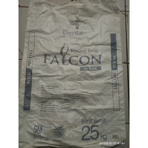 

karung terigu falcon ukuran 25kg