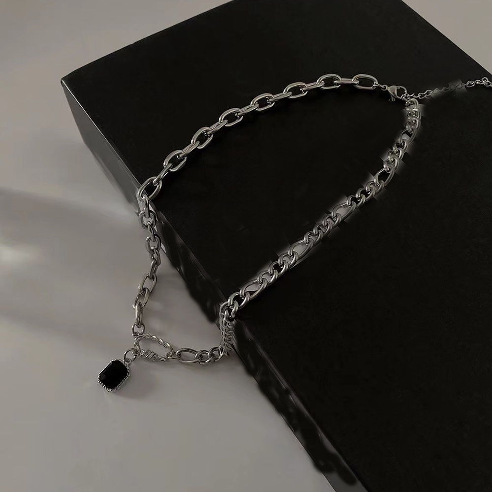 Kalung Rantai Choker Liontin Persegi Geometris Warna Silver Gaya Minimalis Untuk Wanita