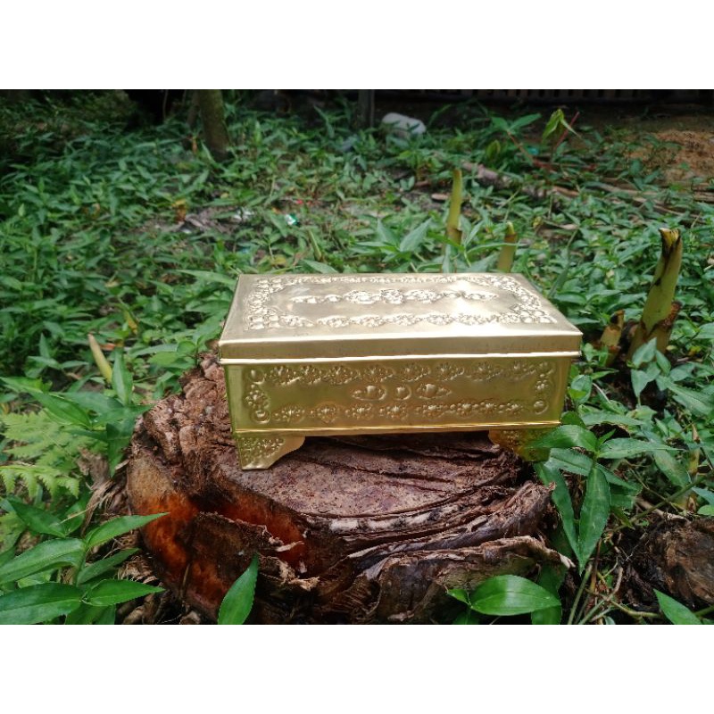 TEPAK SIRIH KUNINGAN 19x10 CM ASLII ADAT LAMPUNG