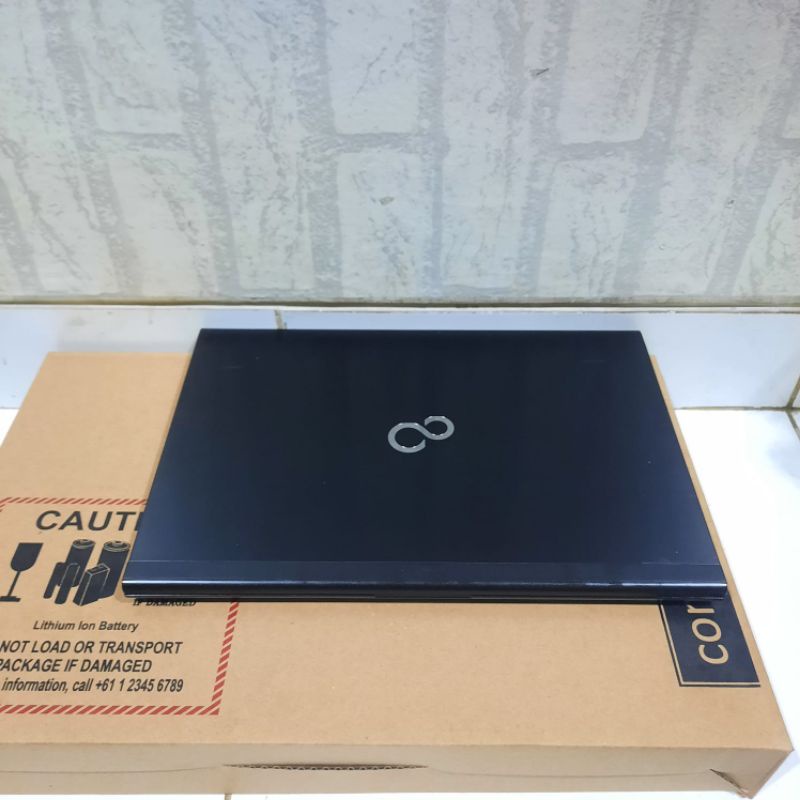 Laptop Fujitsu Lifebook Ultra UH55/M Cor i7-4500U TOUCHSCREEN Ram 4GB HDD 500GB WINDOWS 10