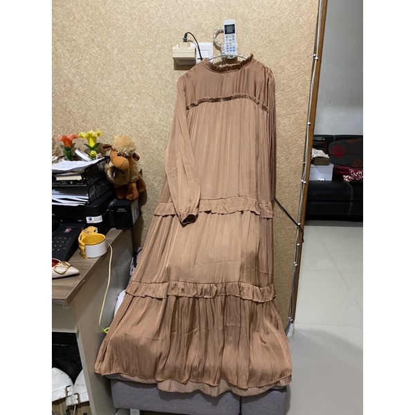 Preloved Baru Mocca Coksu Dress Silk Satin Rampel Layer Dingin Mewah Polos Muslim COD Gamis Tali
