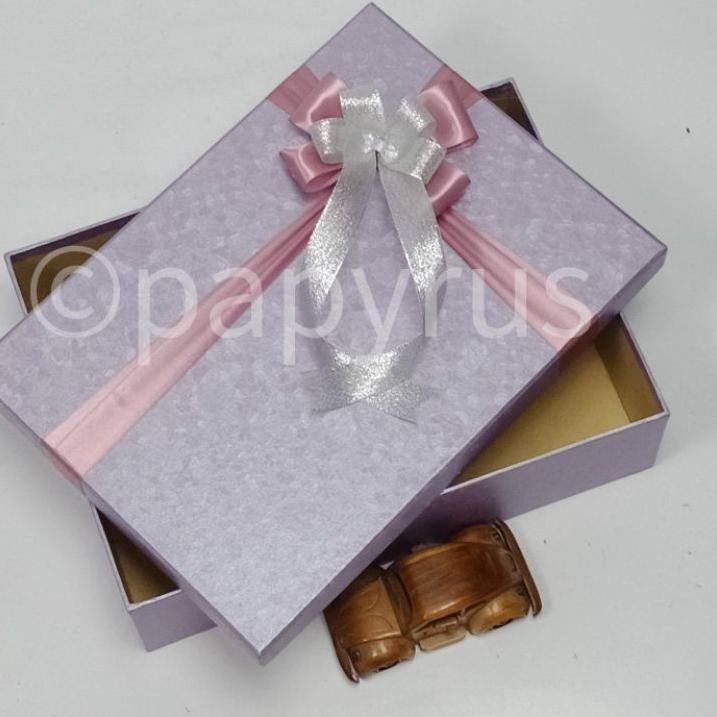 

Hot - PAPYRUS 25x35 Tinggi 10cm Kotak Kado Gift Box Hadiah KOTA KADO ナ