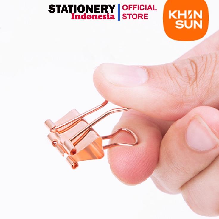 

Produk Terupdate BINDER CLIP PENJEPIT KERTAS (PAPER CLIP) ROSE GOLD Penjepit Rose Gold Isi - BC 8999-9006