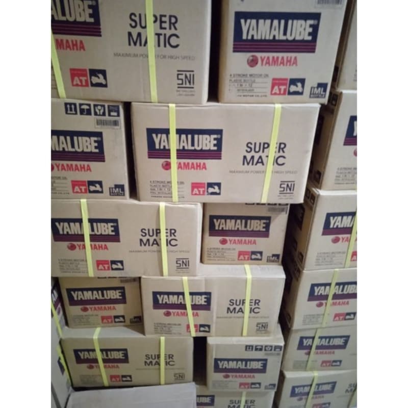 OLI Yamalube super matic 1 liter.. 1 dus = 24 btl... kemasan baru ( 1 dus isi 24 btl  )