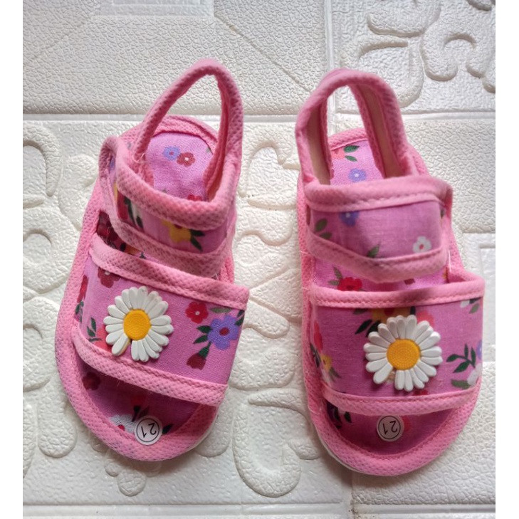 (1-3th) Sandal Gunung anak perempuan 1-3 tahun bunyi cit cit motif bunga floral flowers flower kelinci  / sandal gunung prewalker anak bayi cewek / sepatu sandal anak bayi cewek