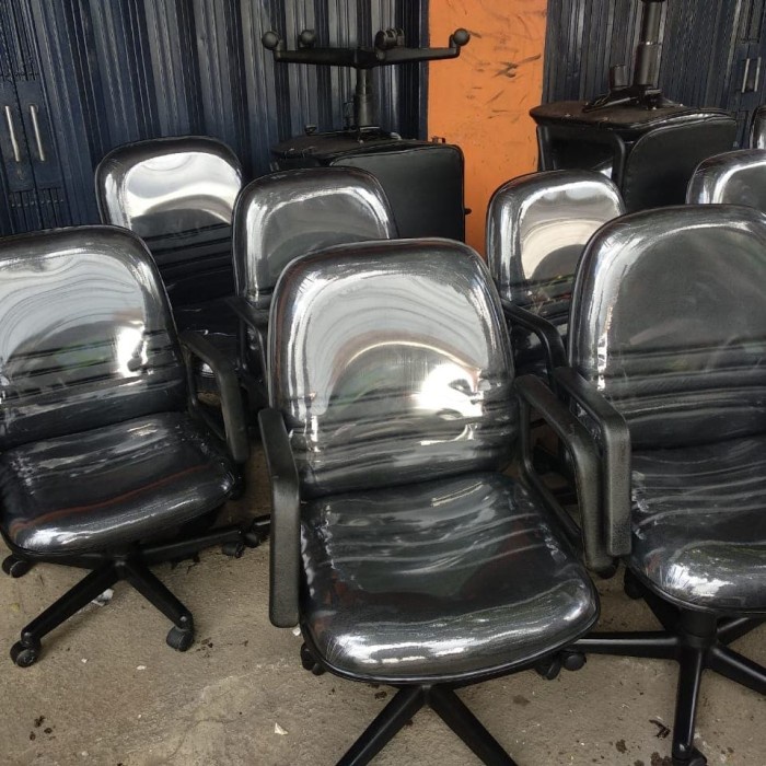 

Exclusive Kursi Manager