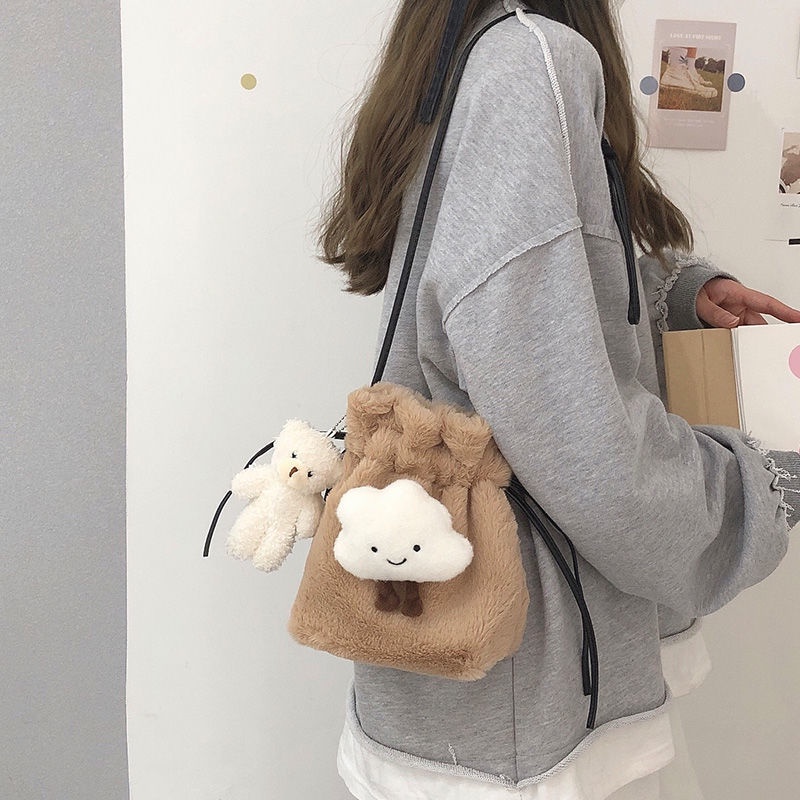 ♗Sera Net Merah Lucu Mewah Kecil Tas Wanita Messenger Tas Trendi Musim Gugur dan Musim Dingin Baru Gadis Jepang Lembut Gadis Tas Bahu Wanita