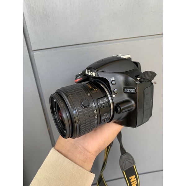NIKON D3200