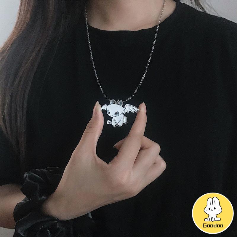 1 Pasang Baru Lucu Kartun Magnetik Pasangan Kalung Hitam Dan Putih Kecil Naga Terbang Klavikula Rantai Liontin -Doo