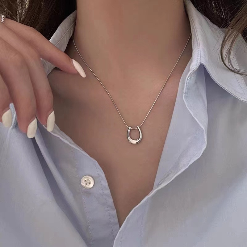 Kalung Rantai Klavikula Bentuk U Geometris Untuk Aksesoris Wanita