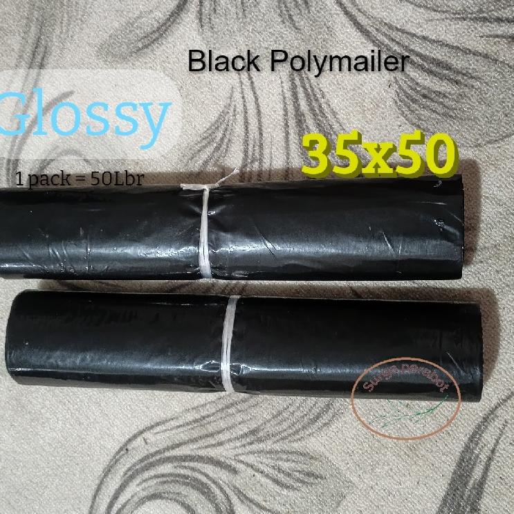 

Surprise POLYMAILER 35x50 HITAM POLOS GLOSSY POLIMAILER PLASTIK AMPLOP PACKING OLSHOP
