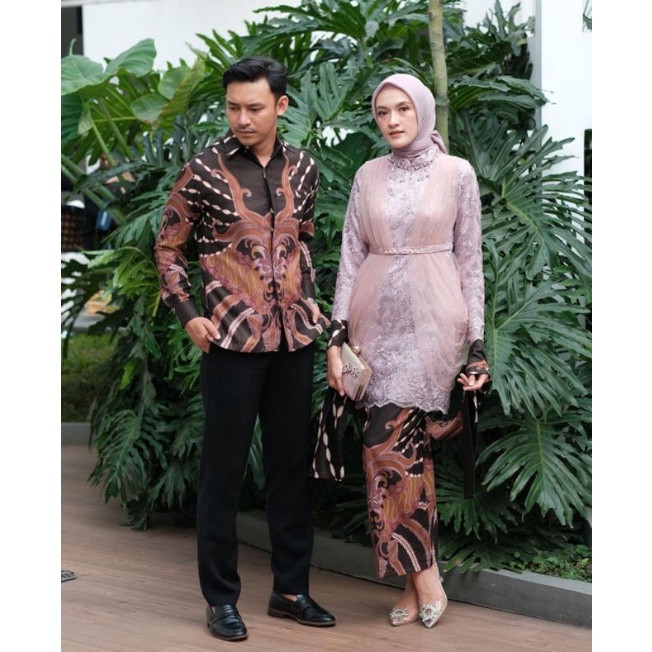 BATIK EXPRESS - Kebaya Couple Brokat Modern Bianca Rayya Kebaya Wisuda dan Kondangan Kebaya Couple Batik Prima Lengan Panjang Set Wanita Modern