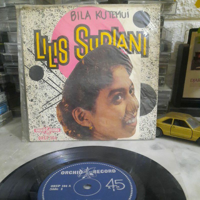 piringan hitam lilis suryani 7 inch