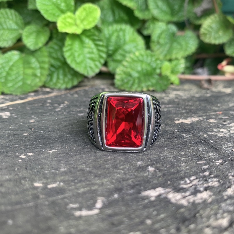 Cincin Batu Red Rubi Cutting Ring Titanium Motif Daun Retro High Quality