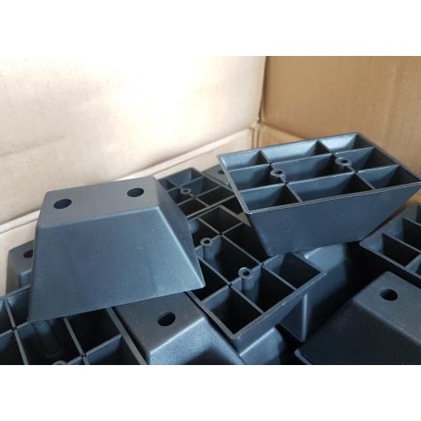 Kaki Sofa Plastik Piramid Tinggi 5 cm